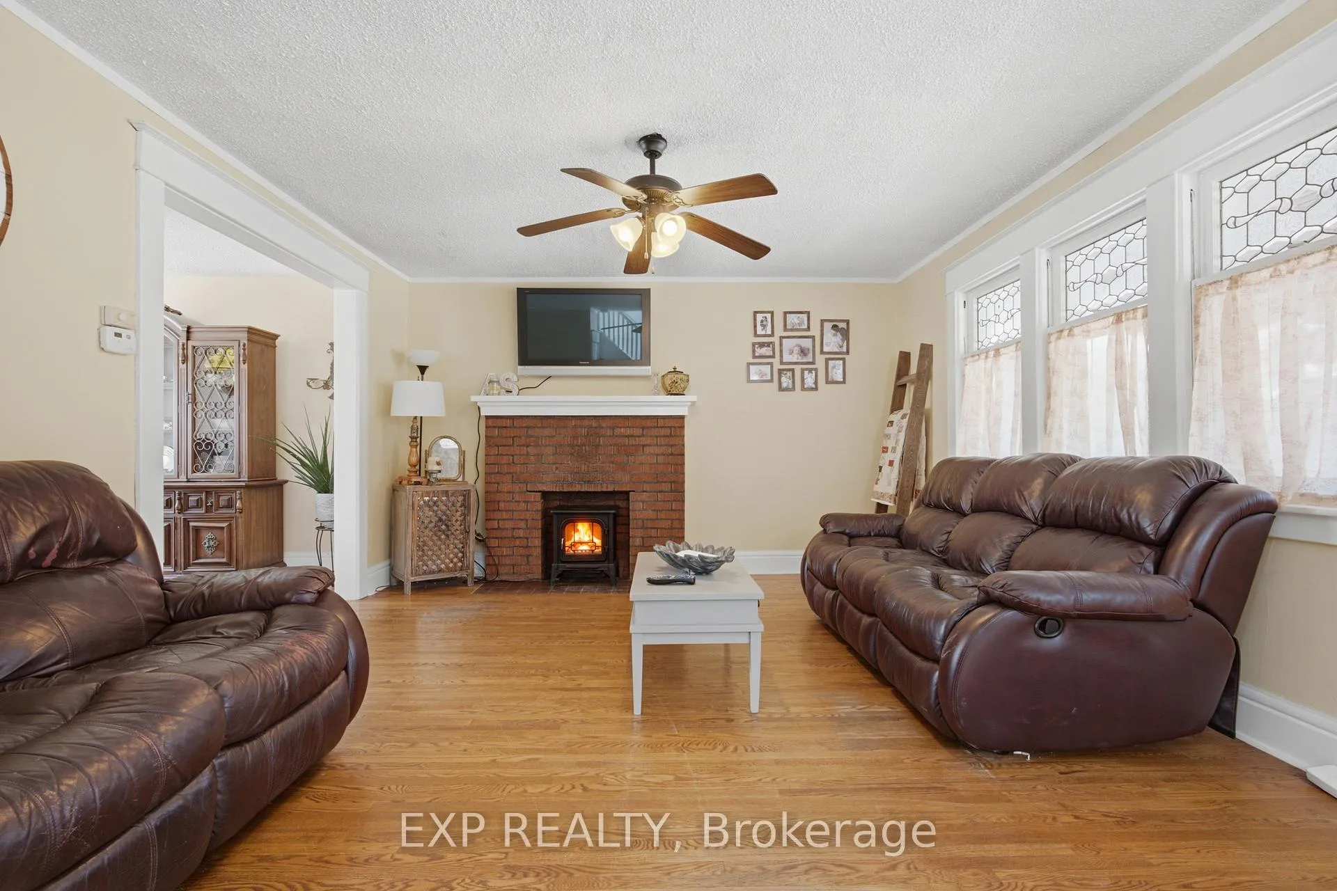 Photo 11 of 26 Lowell Avenue, St. Catharines, Downtown — HOMEH