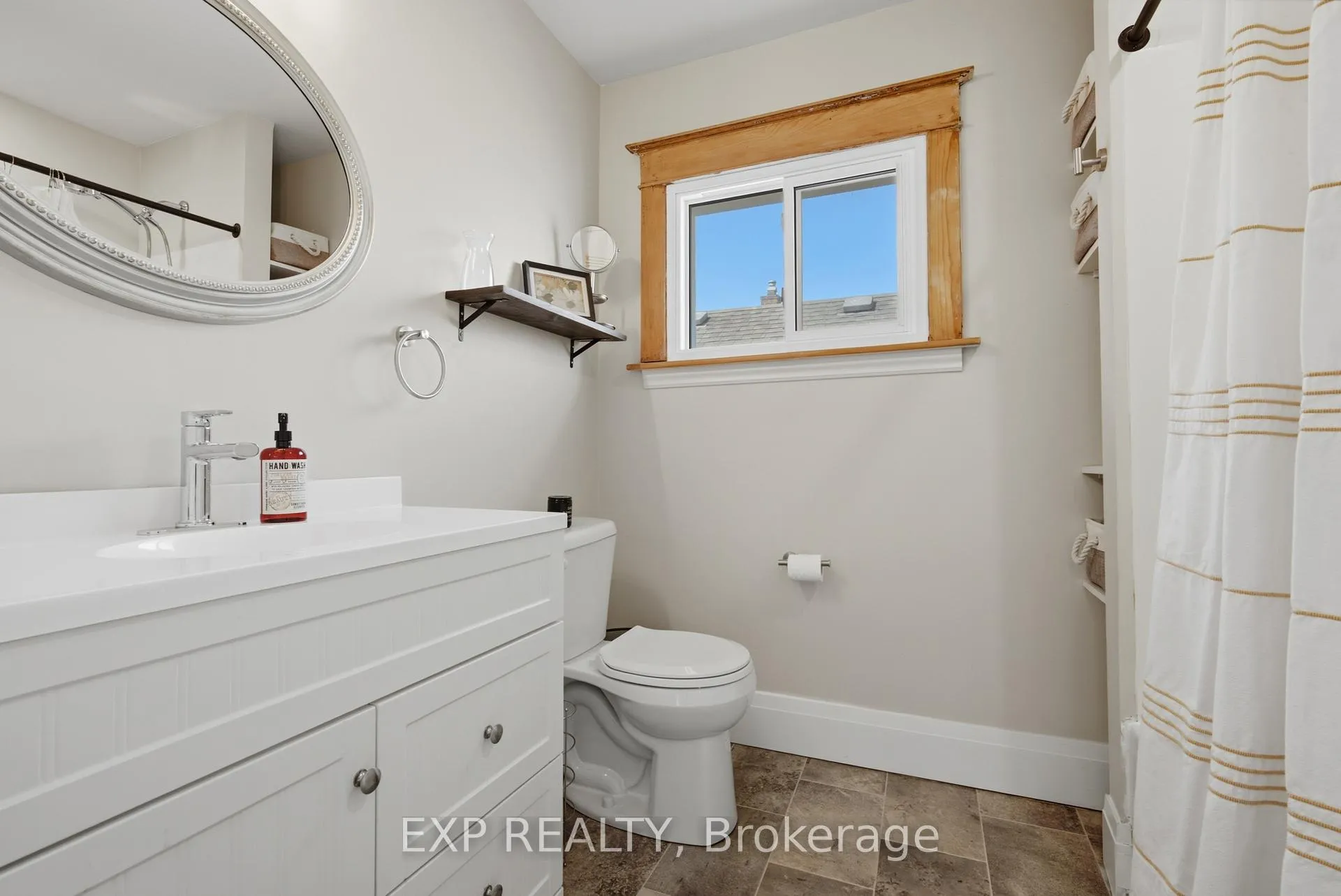 Photo 27 of 26 Lowell Avenue, St. Catharines, Downtown — HOMEH