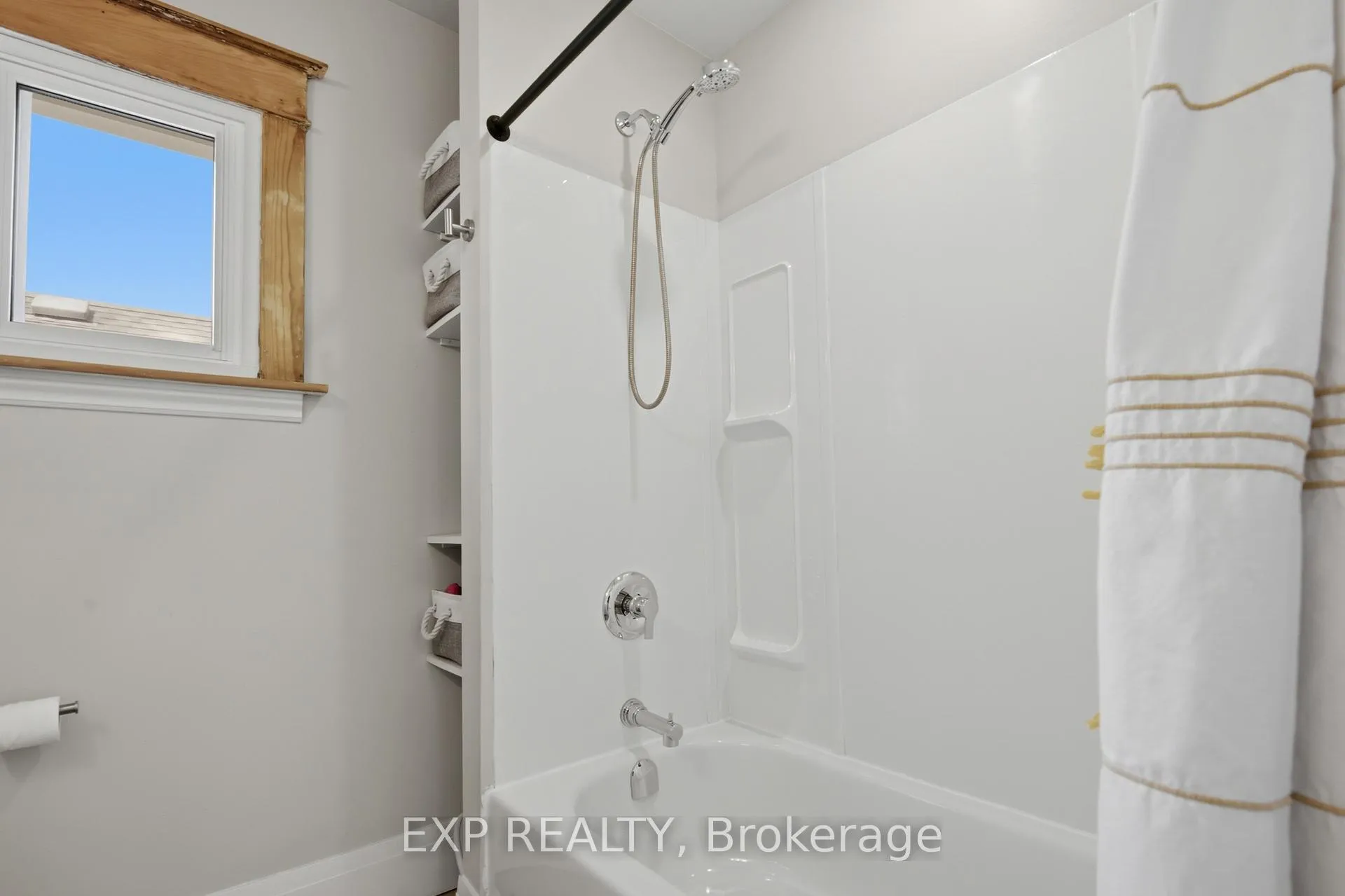 Photo 29 of 26 Lowell Avenue, St. Catharines, Downtown — HOMEH