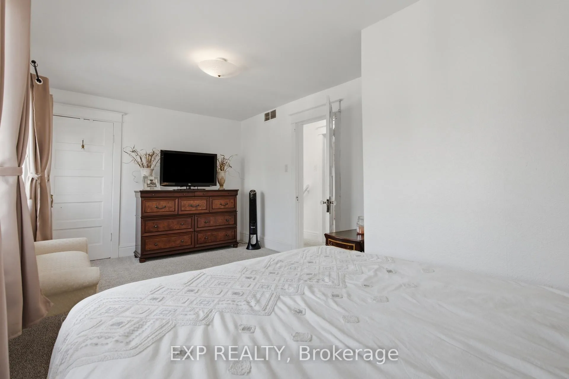 Photo 32 of 26 Lowell Avenue, St. Catharines, Downtown — HOMEH