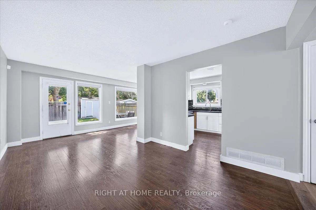 Photo 7 of 1087 Venus Crescent, Oshawa, Lakeview — HOMEH