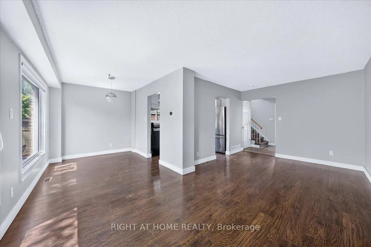 Photo 8 of 1087 Venus Crescent, Oshawa, Lakeview — HOMEH