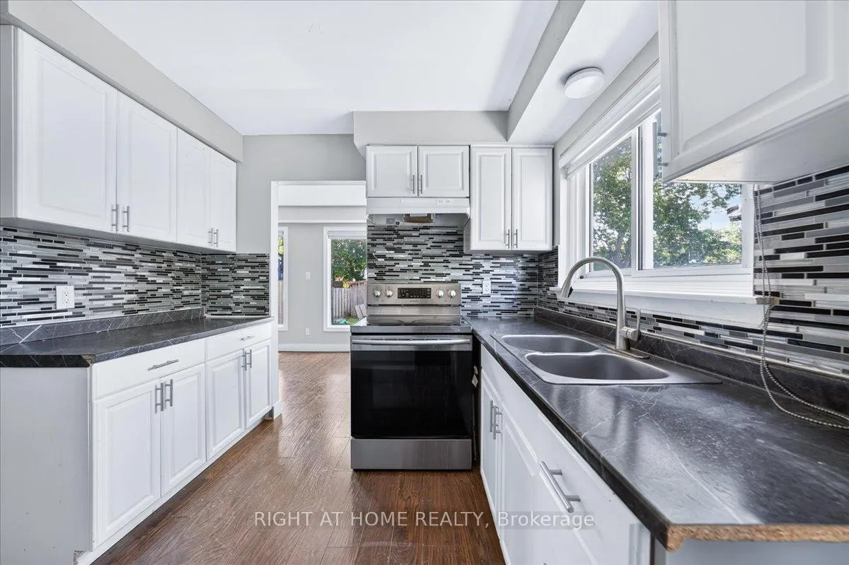 Photo 12 of 1087 Venus Crescent, Oshawa, Lakeview — HOMEH
