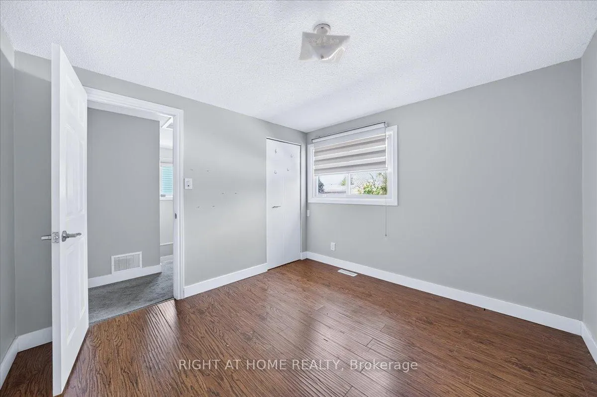 Photo 16 of 1087 Venus Crescent, Oshawa, Lakeview — HOMEH