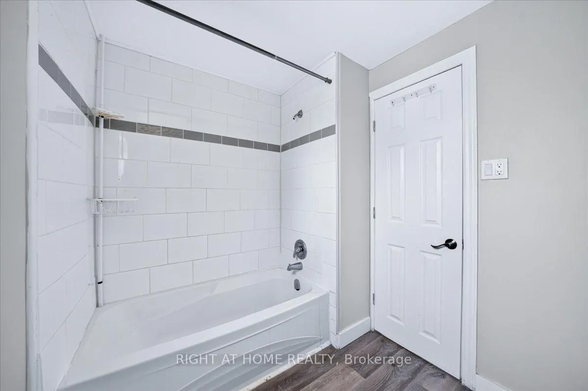 Photo 19 of 1087 Venus Crescent, Oshawa, Lakeview — HOMEH