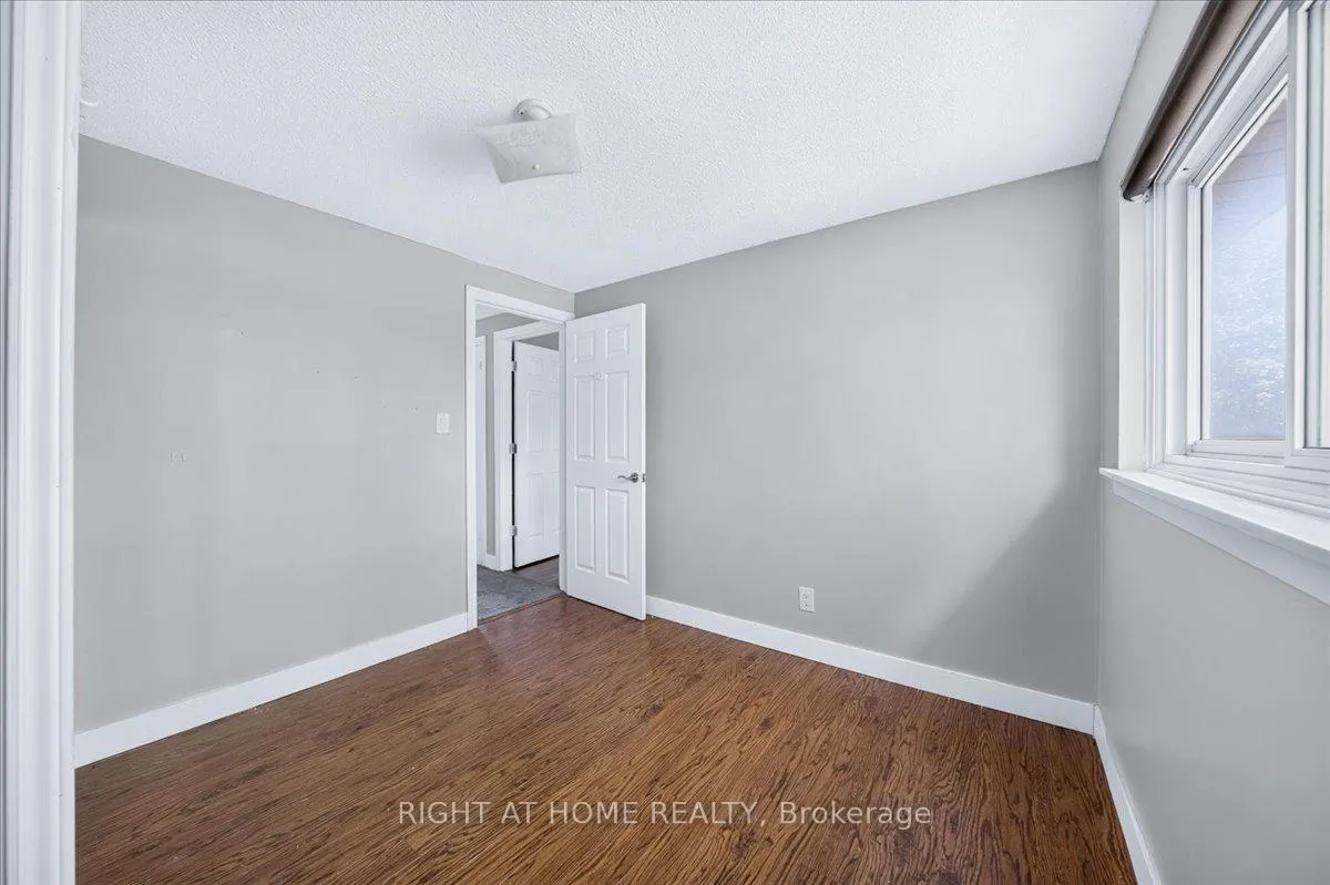 Photo 23 of 1087 Venus Crescent, Oshawa, Lakeview — HOMEH