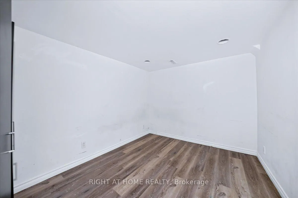 Photo 30 of 1087 Venus Crescent, Oshawa, Lakeview — HOMEH