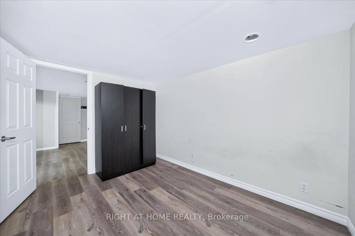 Photo 31 of 1087 Venus Crescent, Oshawa, Lakeview — HOMEH