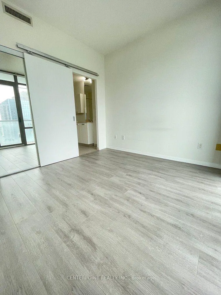 Photo 9 of Unit 3003, 38 Grenville Street, Toronto, Bay Street Corridor — HOMEH
