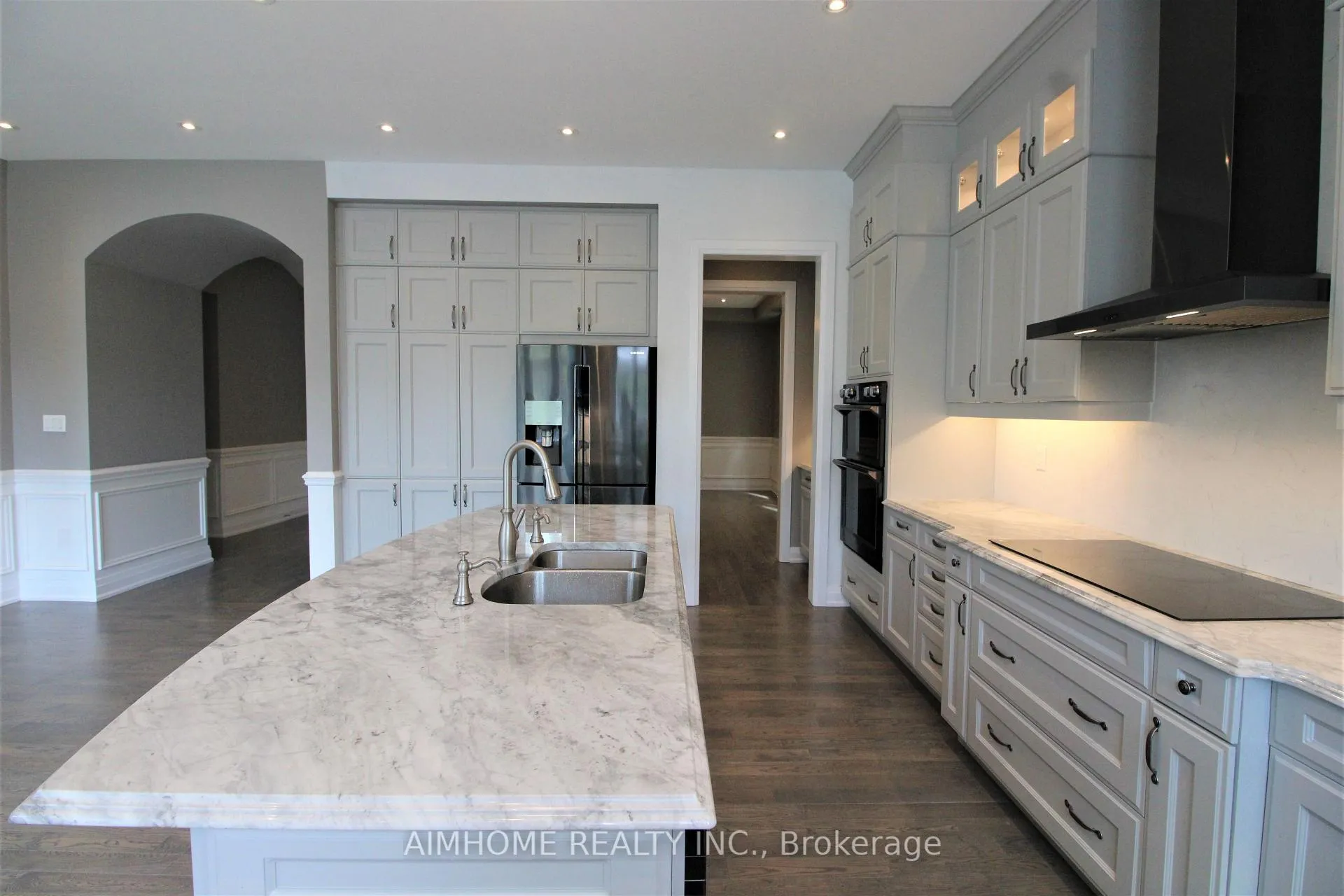 Photo 6 of 151 Bridgepointe Court, Aurora, Rural Aurora — HOMEH