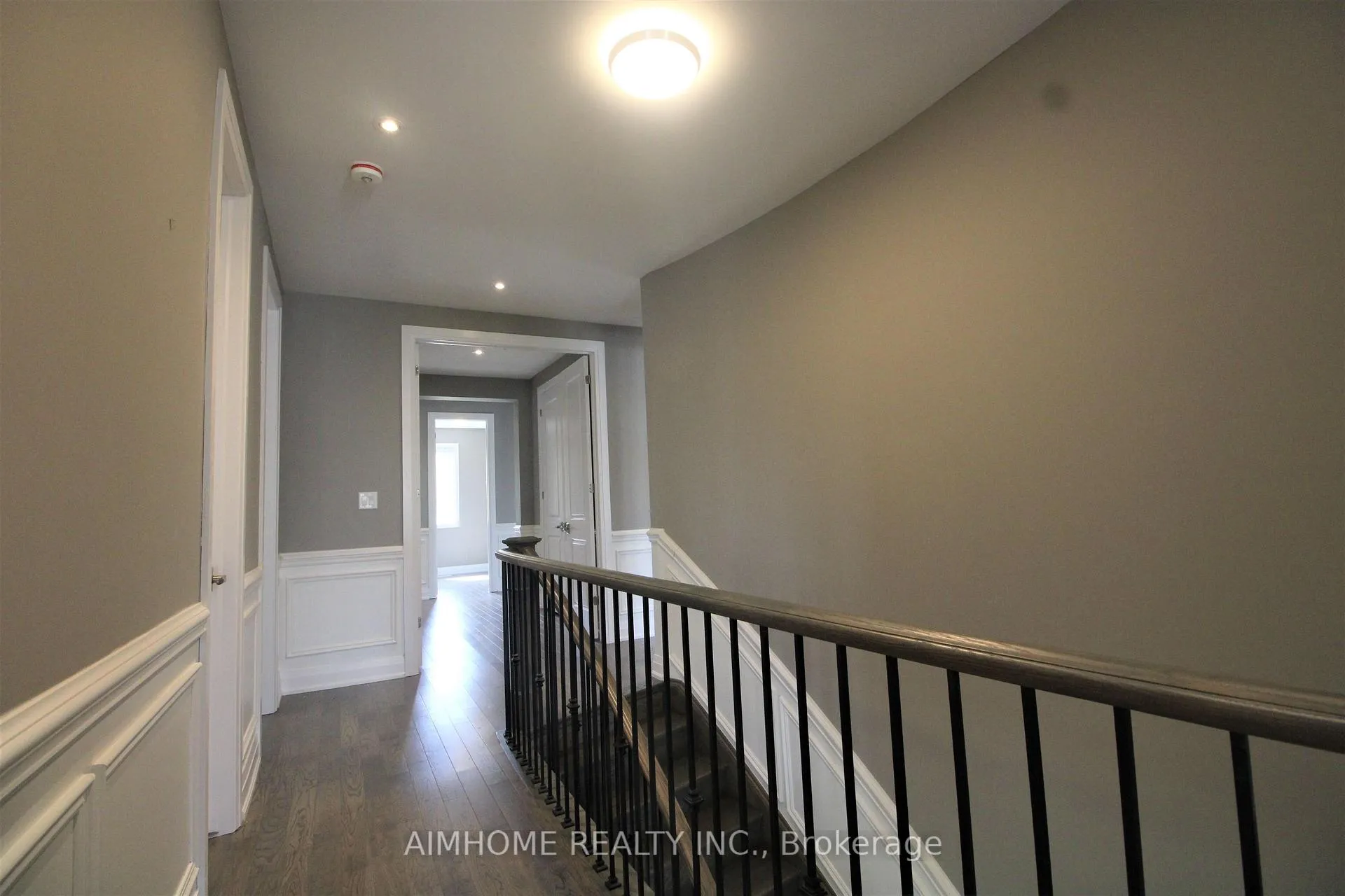 Photo 11 of 151 Bridgepointe Court, Aurora, Rural Aurora — HOMEH