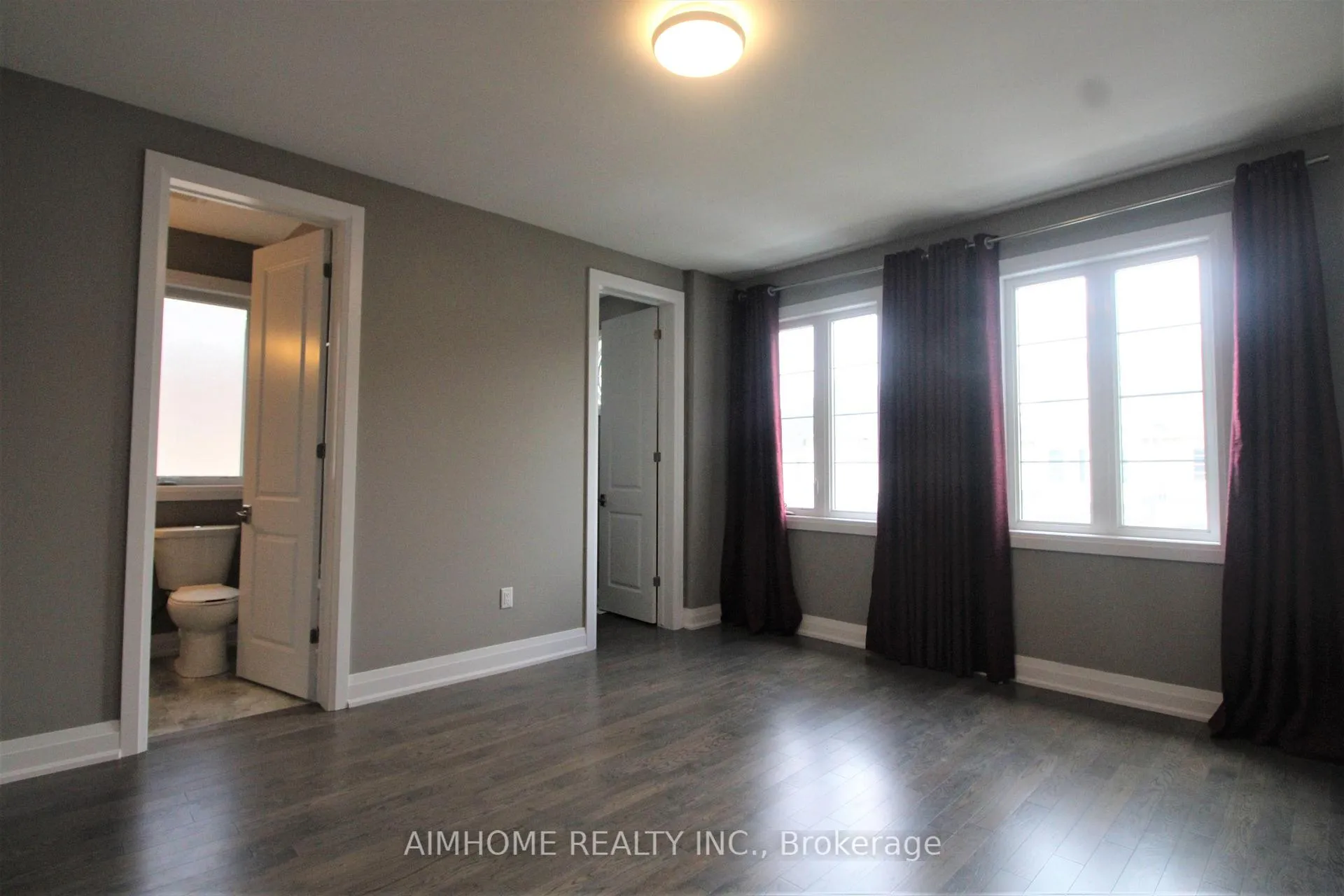 Photo 12 of 151 Bridgepointe Court, Aurora, Rural Aurora — HOMEH