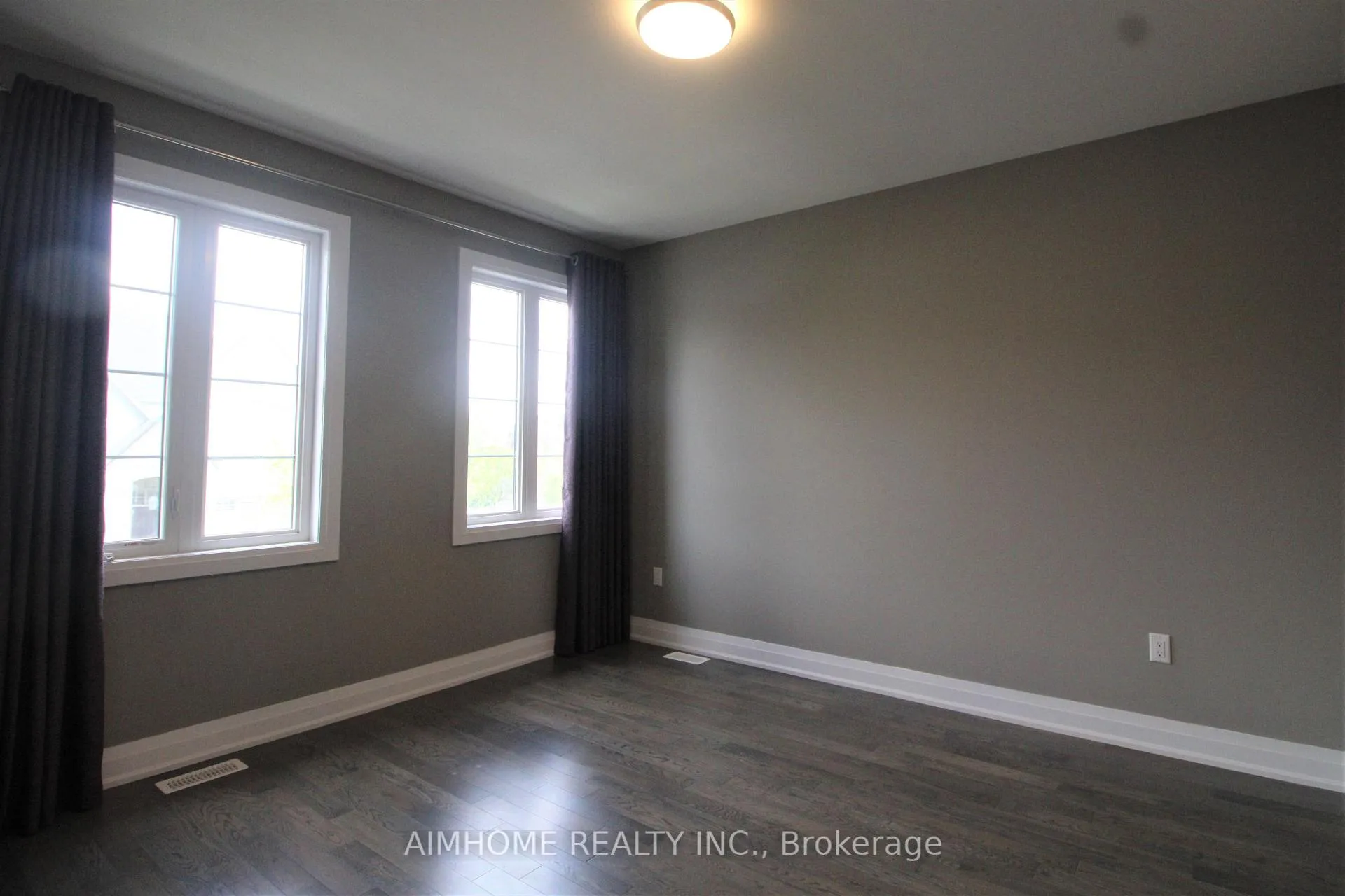 Photo 13 of 151 Bridgepointe Court, Aurora, Rural Aurora — HOMEH