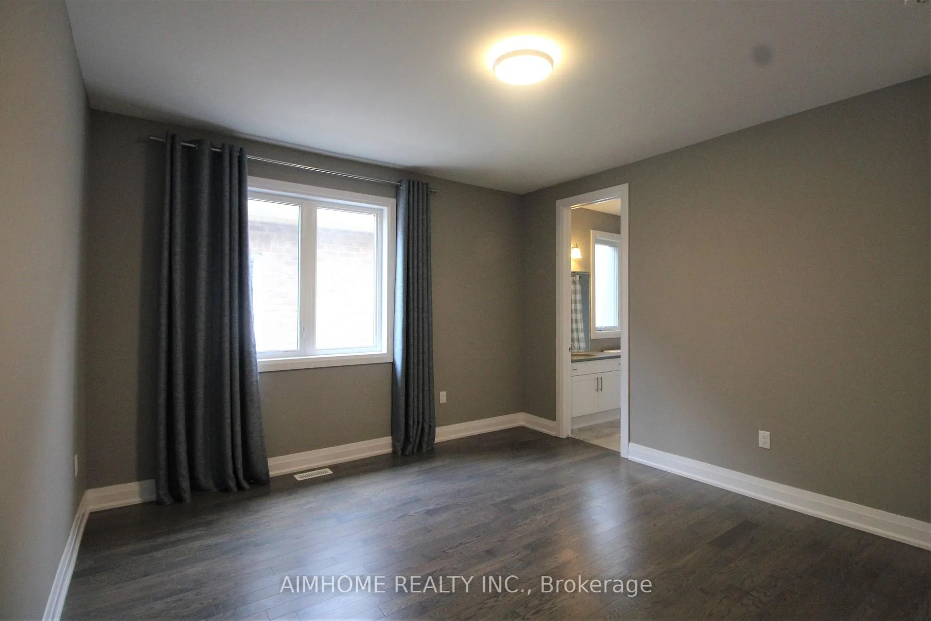 Photo 14 of 151 Bridgepointe Court, Aurora, Rural Aurora — HOMEH