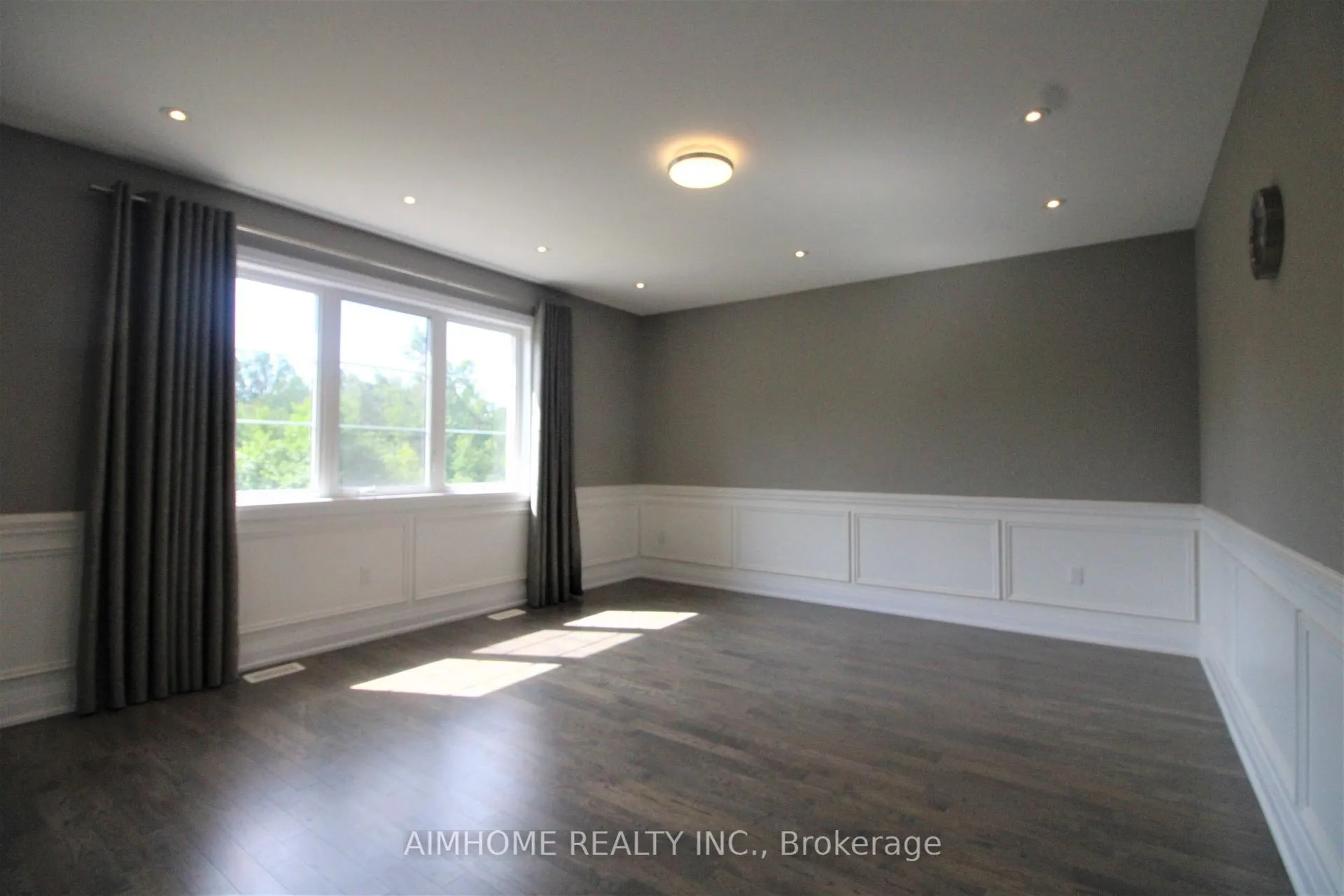Photo 17 of 151 Bridgepointe Court, Aurora, Rural Aurora — HOMEH