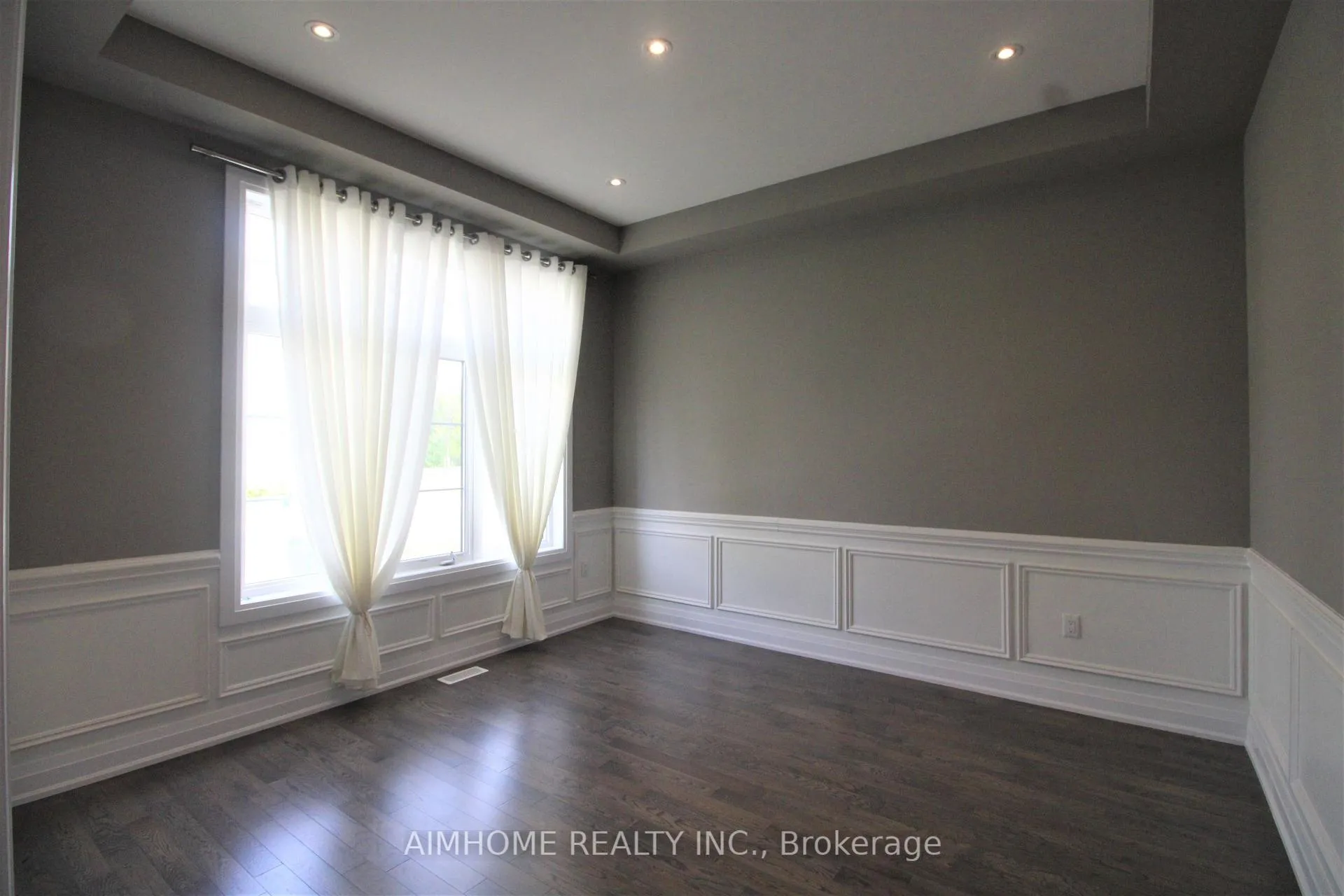 Photo 18 of 151 Bridgepointe Court, Aurora, Rural Aurora — HOMEH