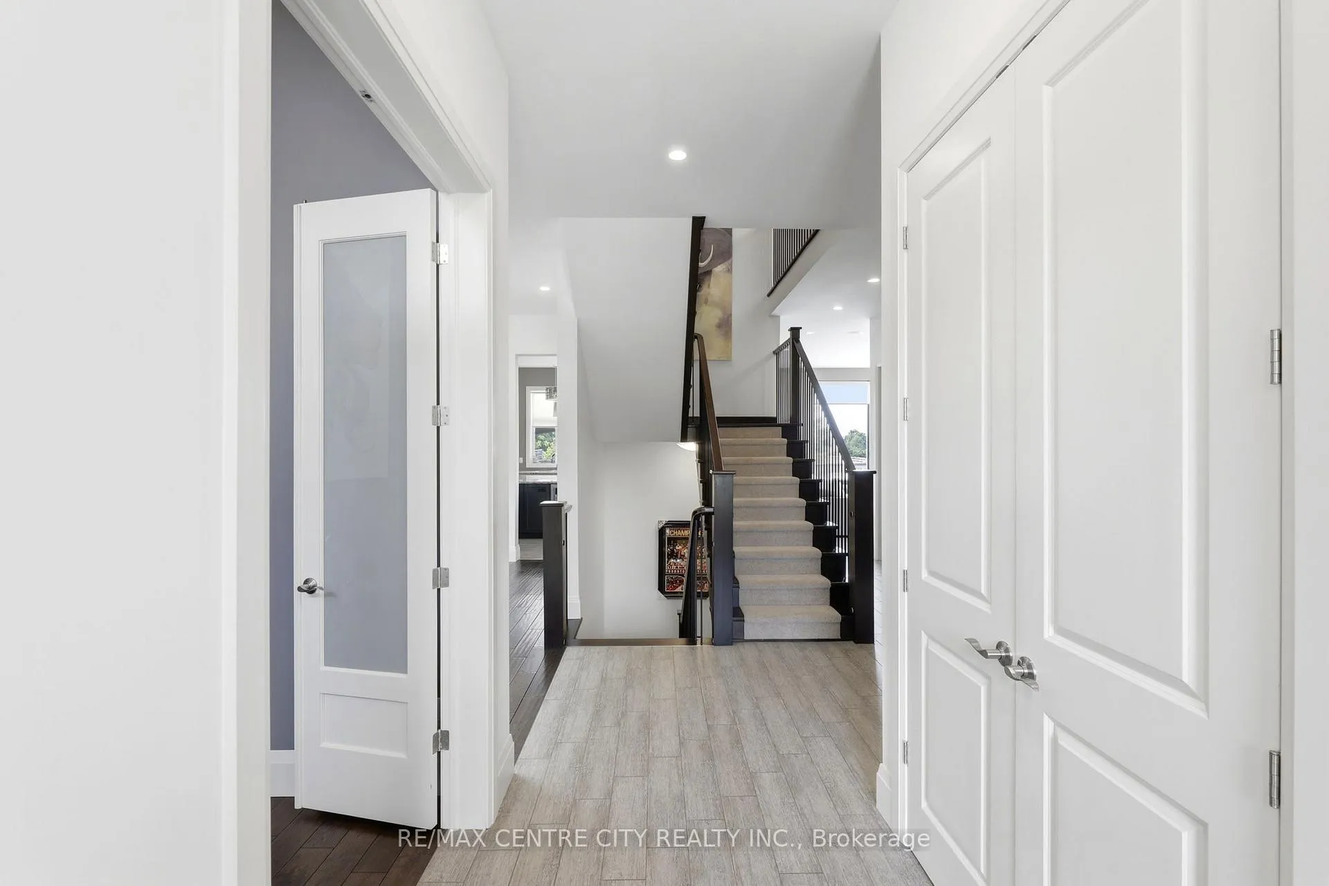 Photo 5 of 3463 Settlement Trail S, London, South V — HOMEH