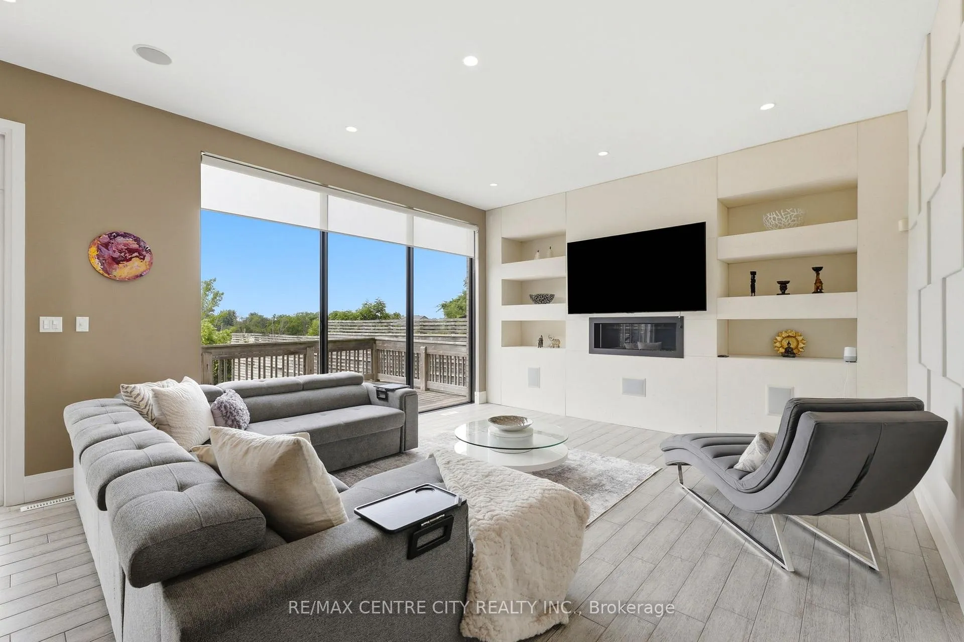 Photo 8 of 3463 Settlement Trail S, London, South V — HOMEH