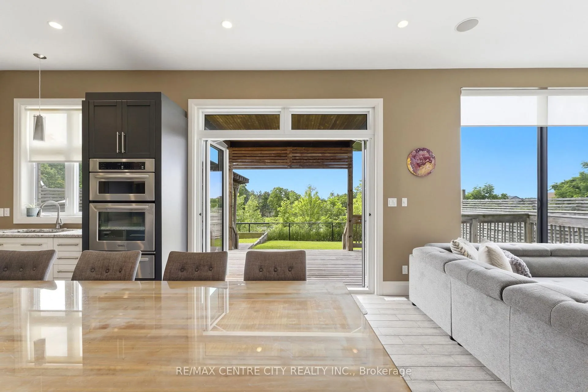 Photo 10 of 3463 Settlement Trail S, London, South V — HOMEH