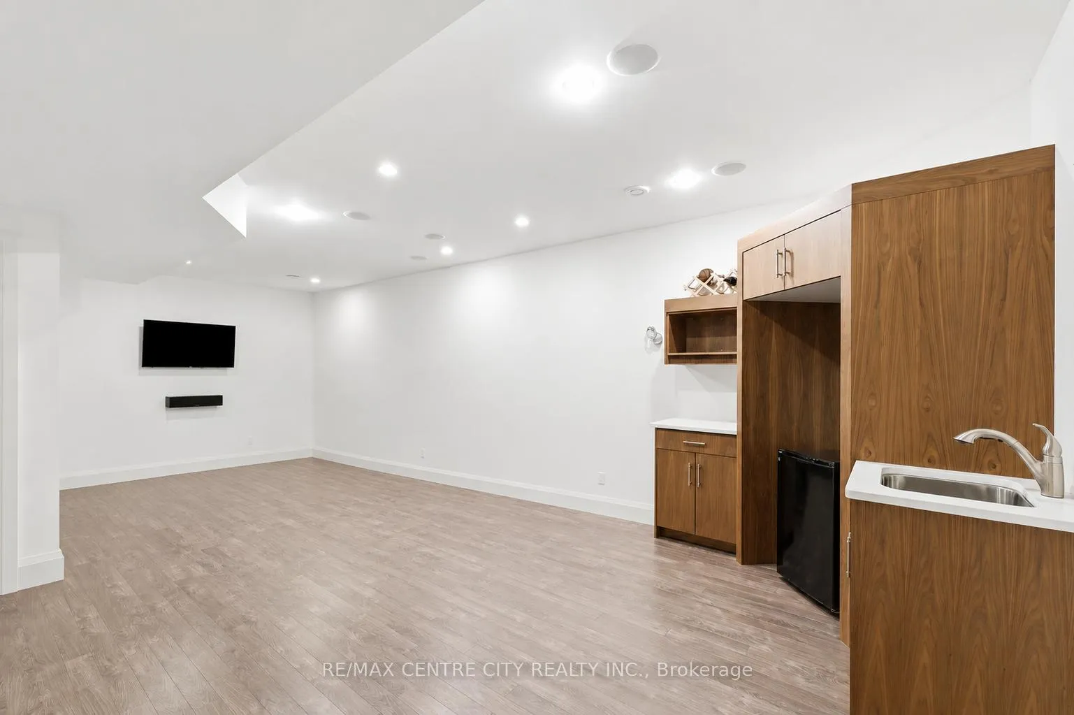 Photo 36 of 3463 Settlement Trail S, London, South V — HOMEH
