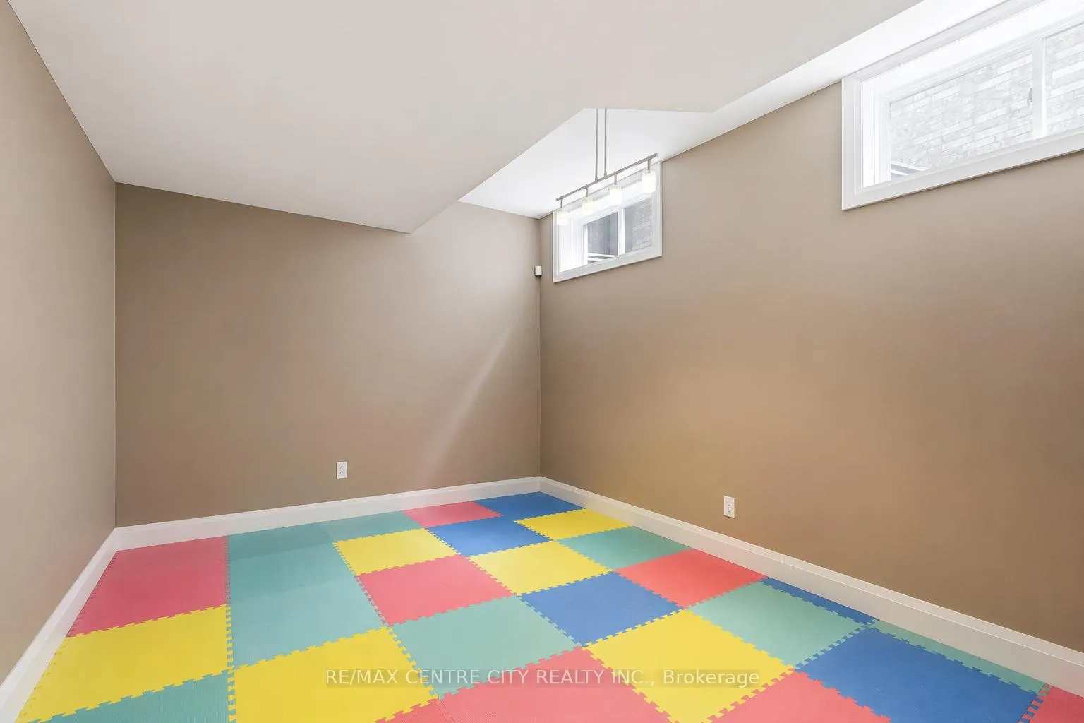 Photo 38 of 3463 Settlement Trail S, London, South V — HOMEH