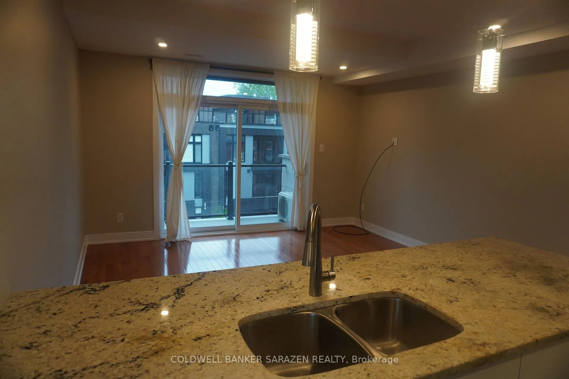 Photo 5 of Unit 8, 7 Monk Street, Ottawa, Glebe — HOMEH