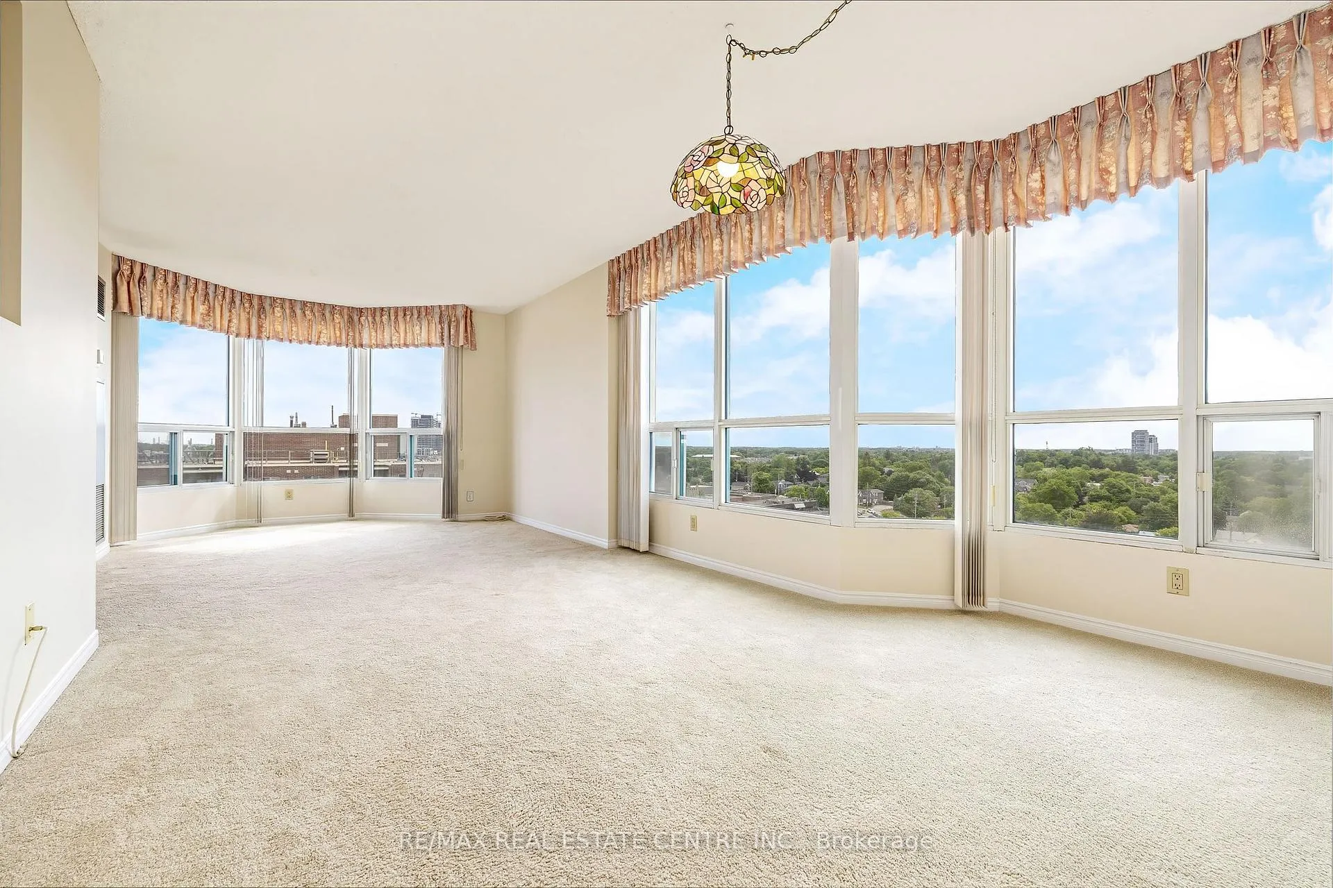 Photo 6 of Unit 1202, 100 Millside Drive, Milton, Old Milton — HOMEH