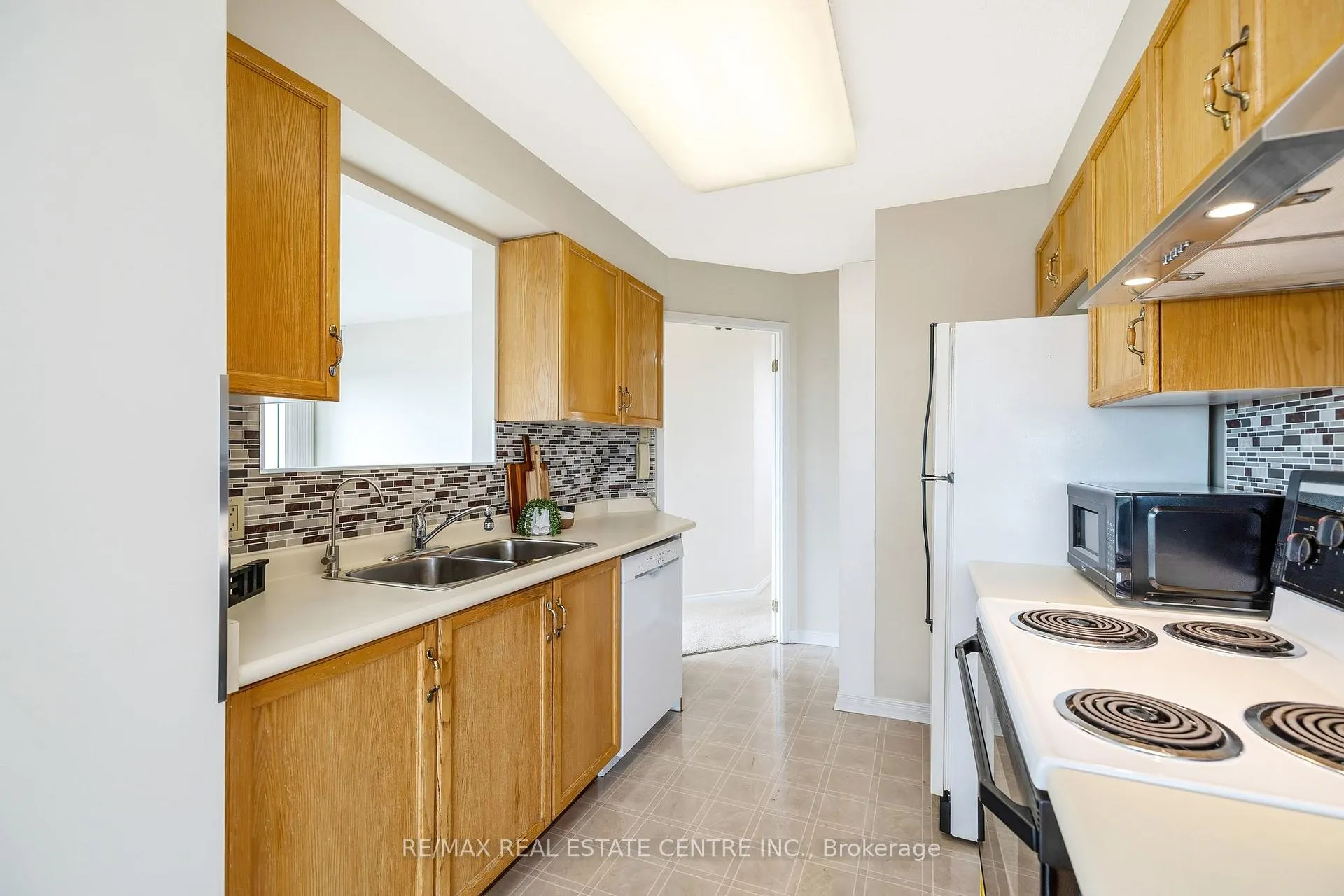 Photo 25 of Unit 1202, 100 Millside Drive, Milton, Old Milton — HOMEH