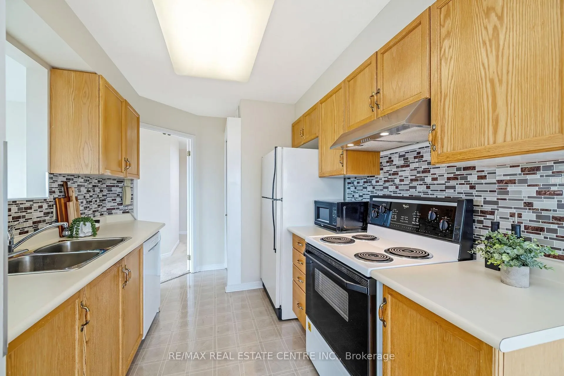 Photo 27 of Unit 1202, 100 Millside Drive, Milton, Old Milton — HOMEH