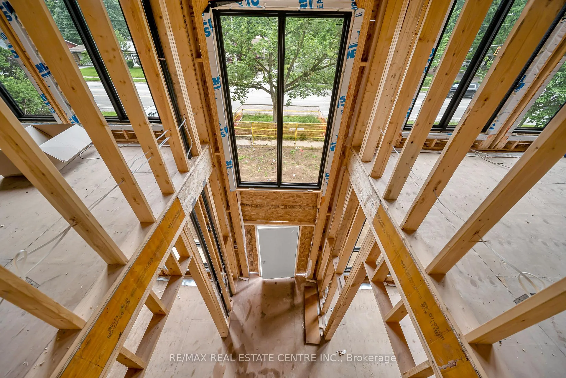 Photo 21 of 320 Walkers Line, Burlington, Roseland — HOMEH