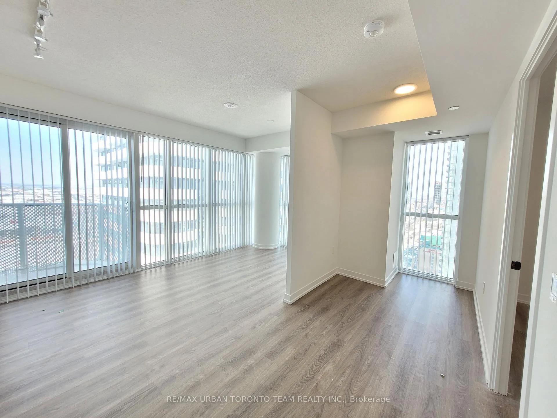Photo 3 of Unit 2615, 195 Commerce Street, Vaughan, Vaughan Corporate Centre — HOMEH