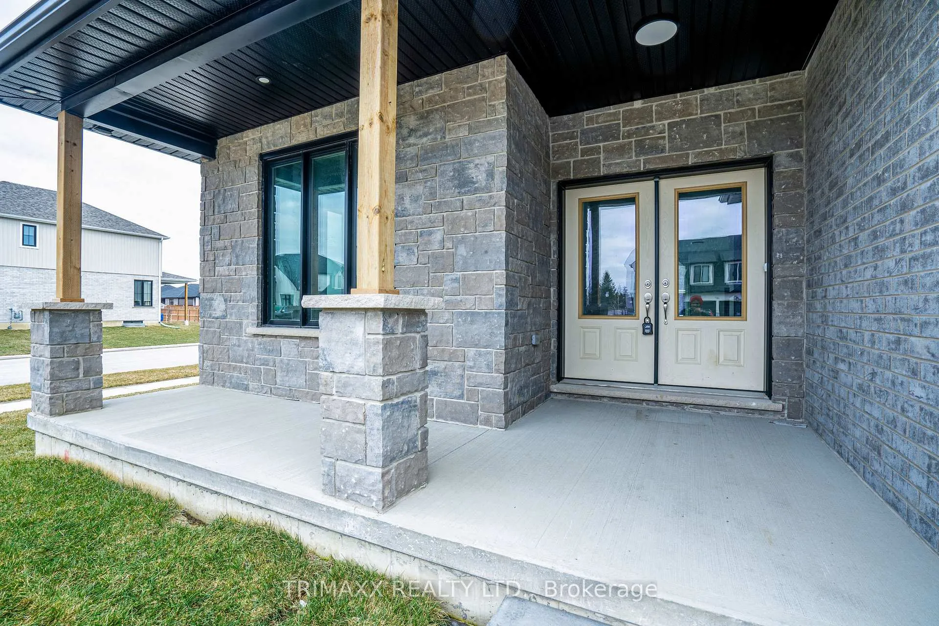 Photo 5 of 188 Foxborough Place, Thames Centre, Thorndale — HOMEH
