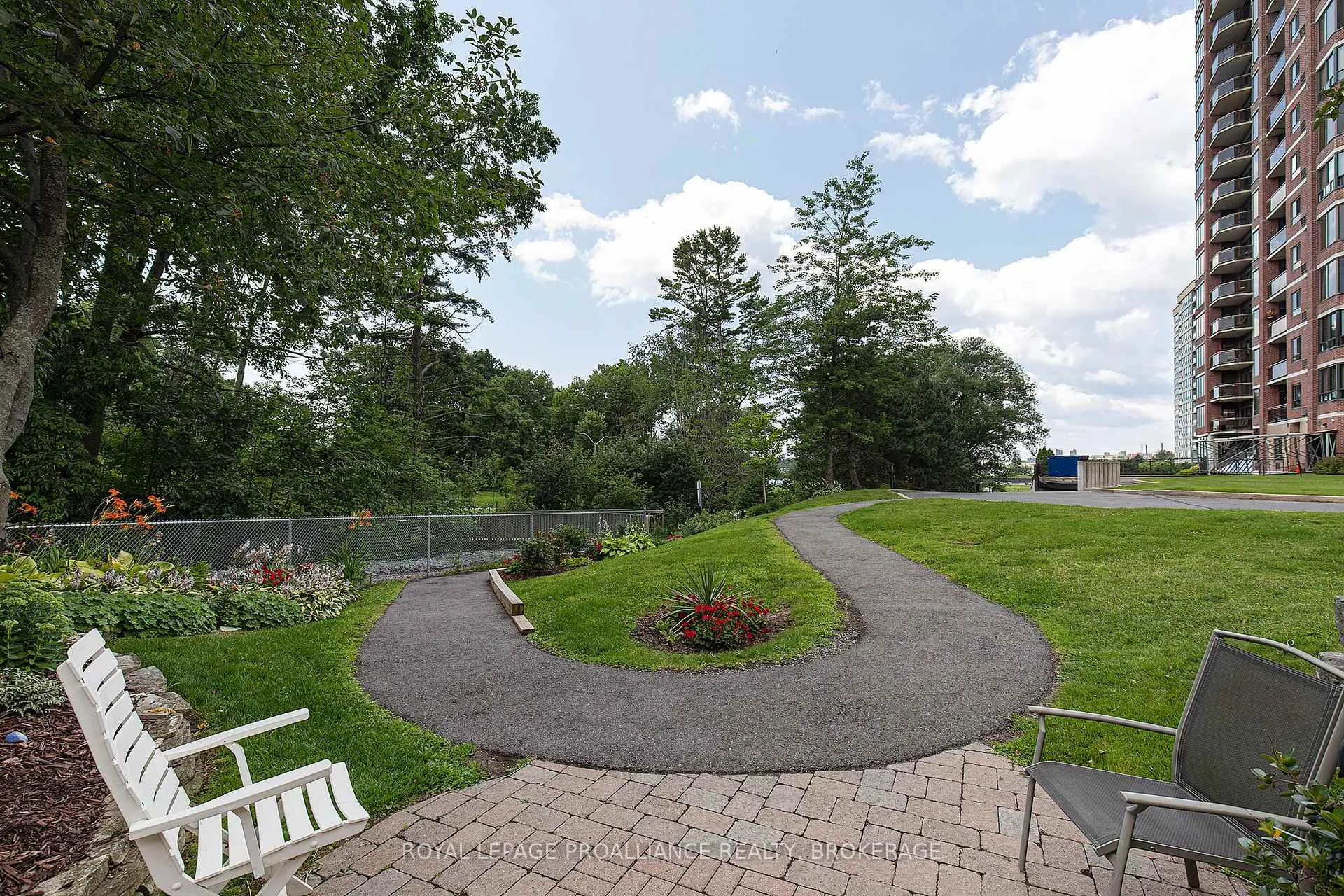 Photo 7 of Unit 1302, 1000 King Street W, Kingston, Central City West — HOMEH