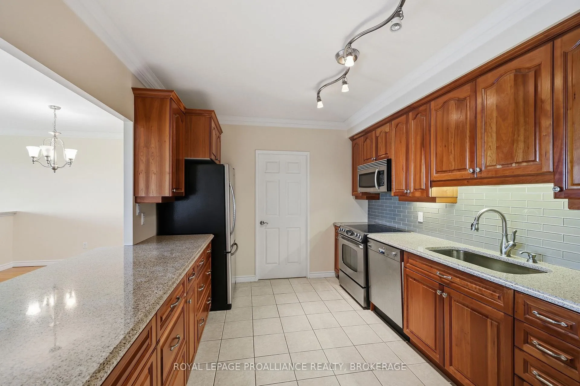 Photo 21 of Unit 1302, 1000 King Street W, Kingston, Central City West — HOMEH