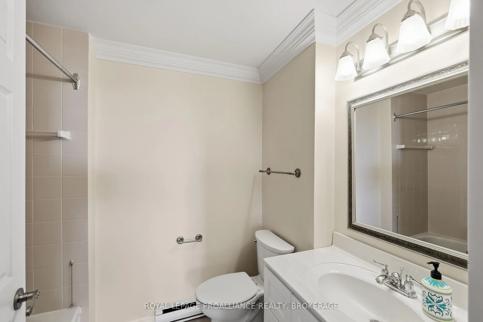 Photo 30 of Unit 1302, 1000 King Street W, Kingston, Central City West — HOMEH