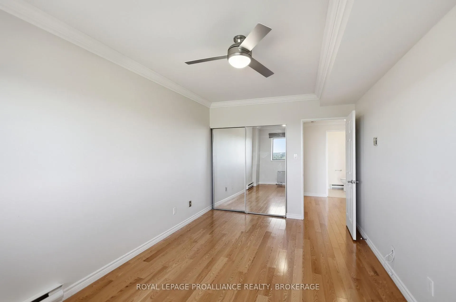 Photo 33 of Unit 1302, 1000 King Street W, Kingston, Central City West — HOMEH