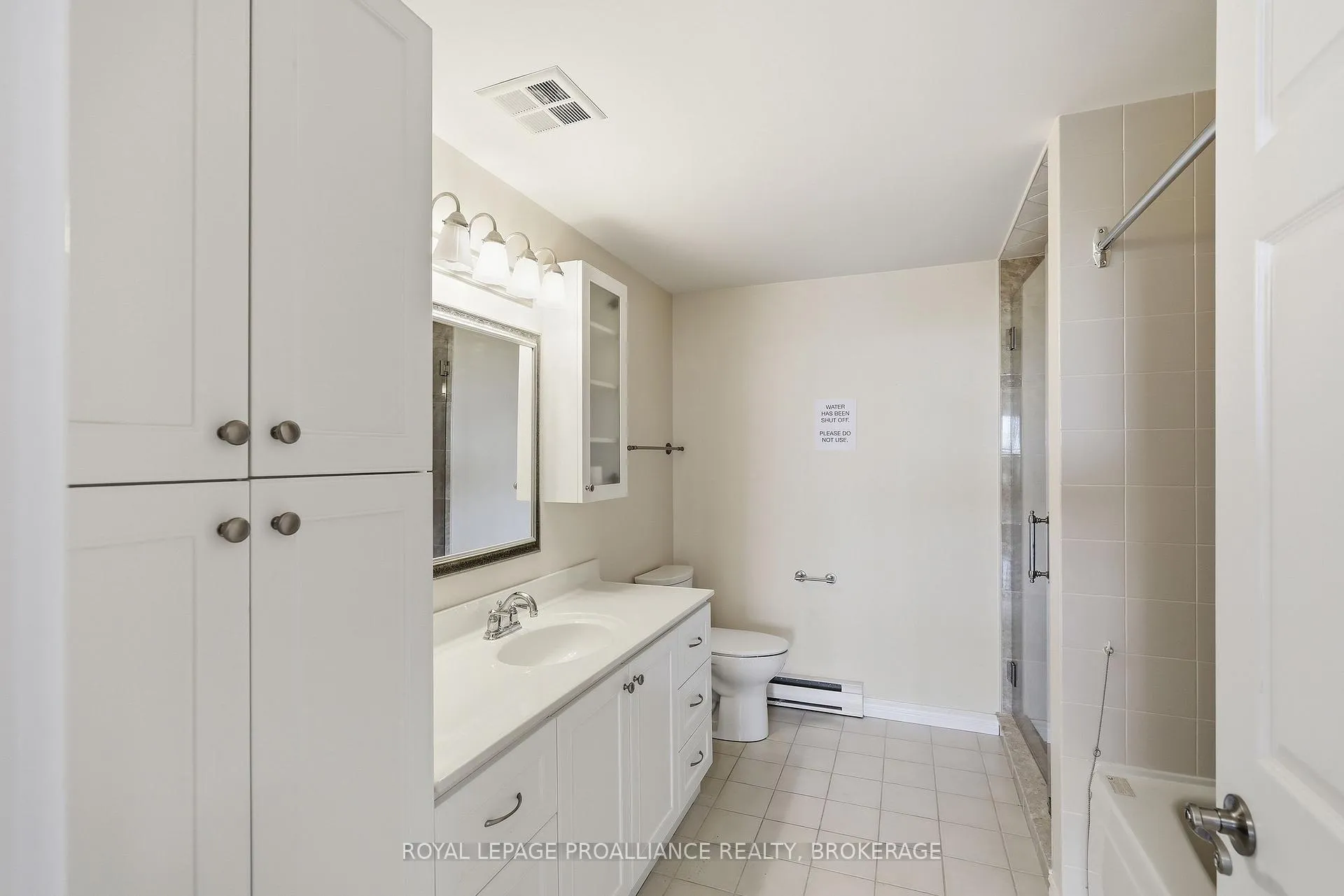 Photo 37 of Unit 1302, 1000 King Street W, Kingston, Central City West — HOMEH