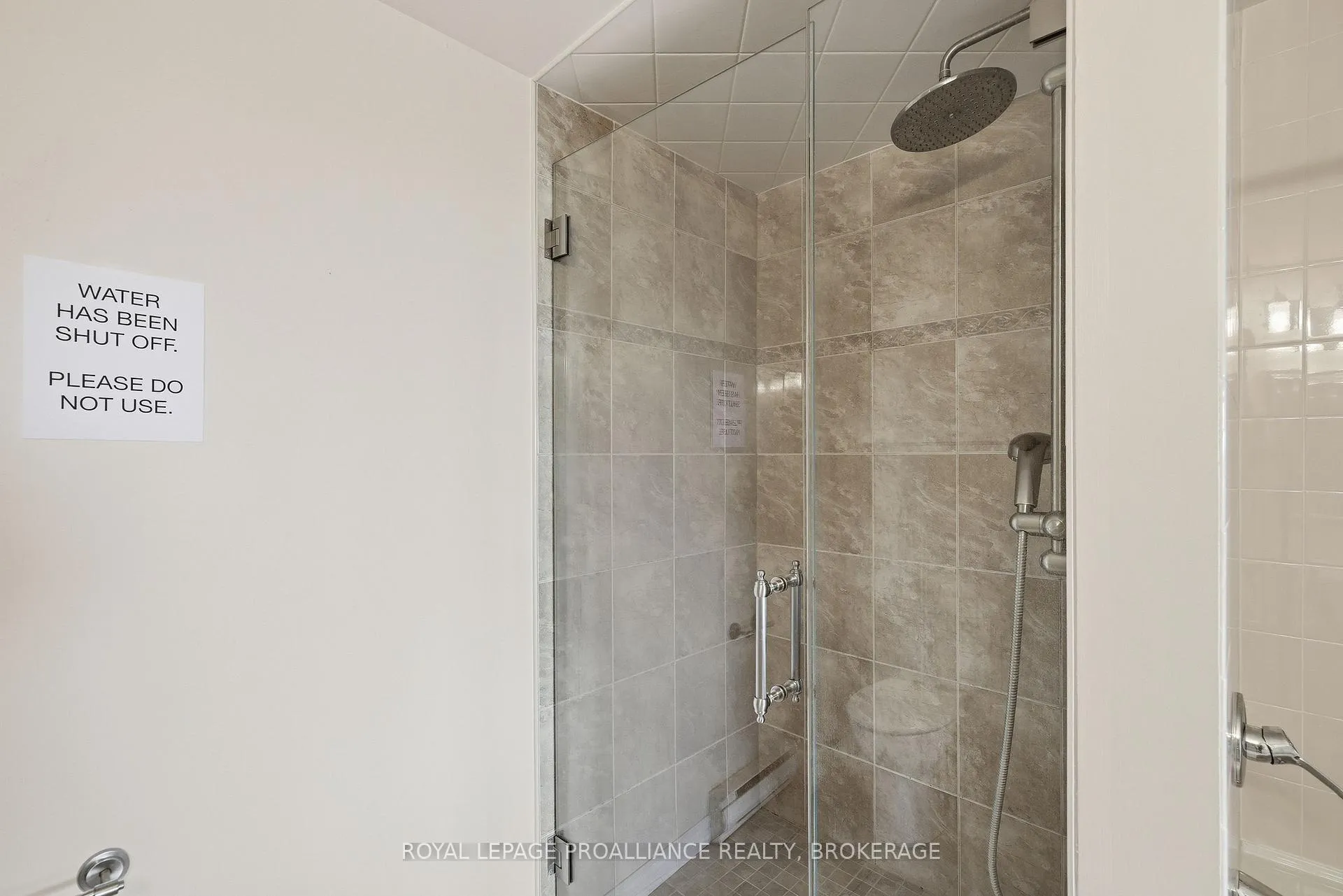 Photo 38 of Unit 1302, 1000 King Street W, Kingston, Central City West — HOMEH