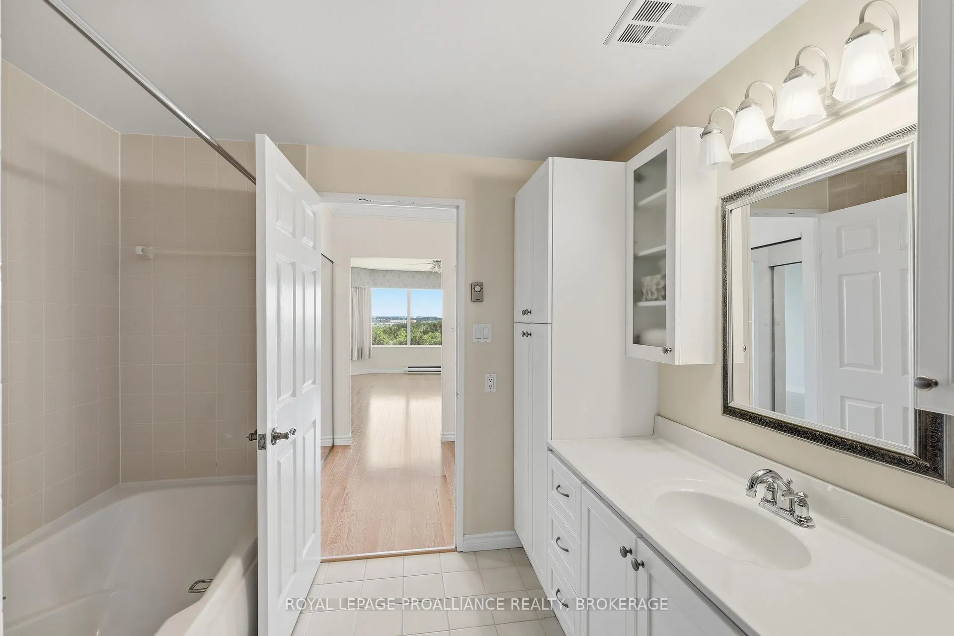 Photo 39 of Unit 1302, 1000 King Street W, Kingston, Central City West — HOMEH