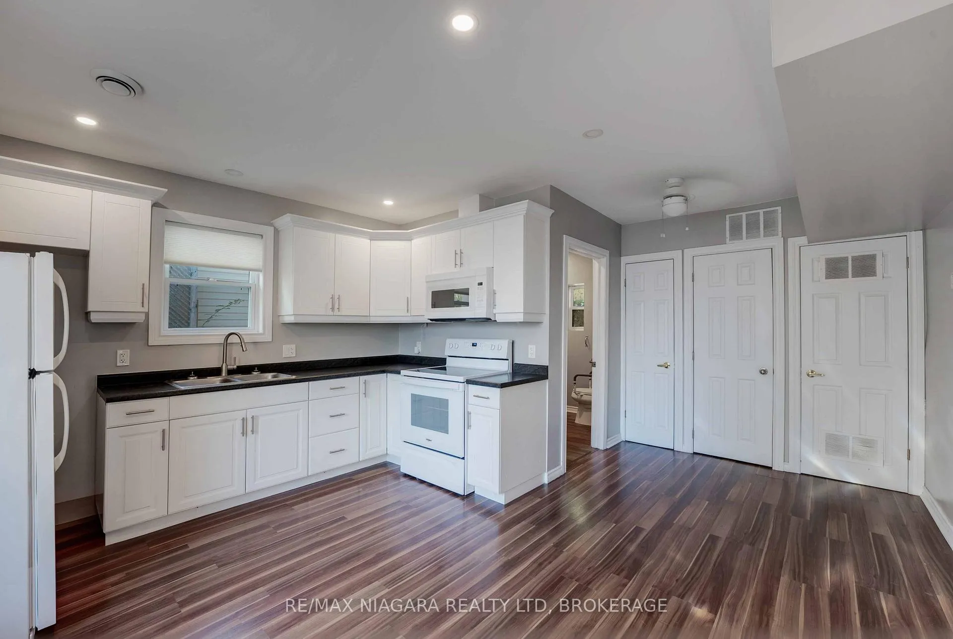 Photo 4 of 2971 Portage Road, Niagara Falls, Church's Lane — HOMEH