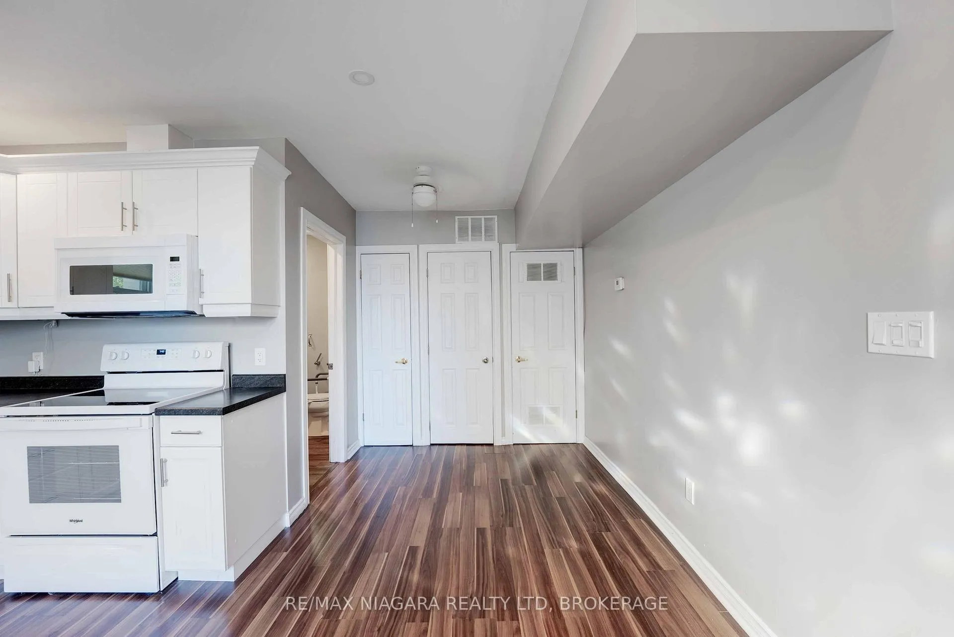 Photo 5 of 2971 Portage Road, Niagara Falls, Church's Lane — HOMEH
