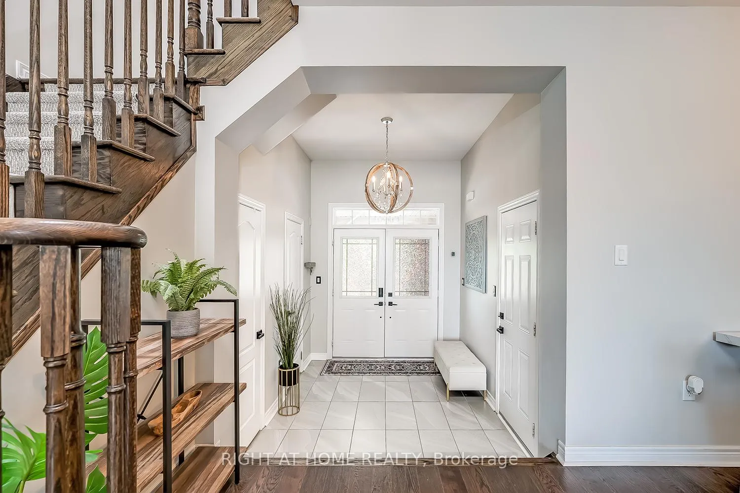Photo 2 of 2033 Trawden Way, Oakville, Bronte Creek — HOMEH