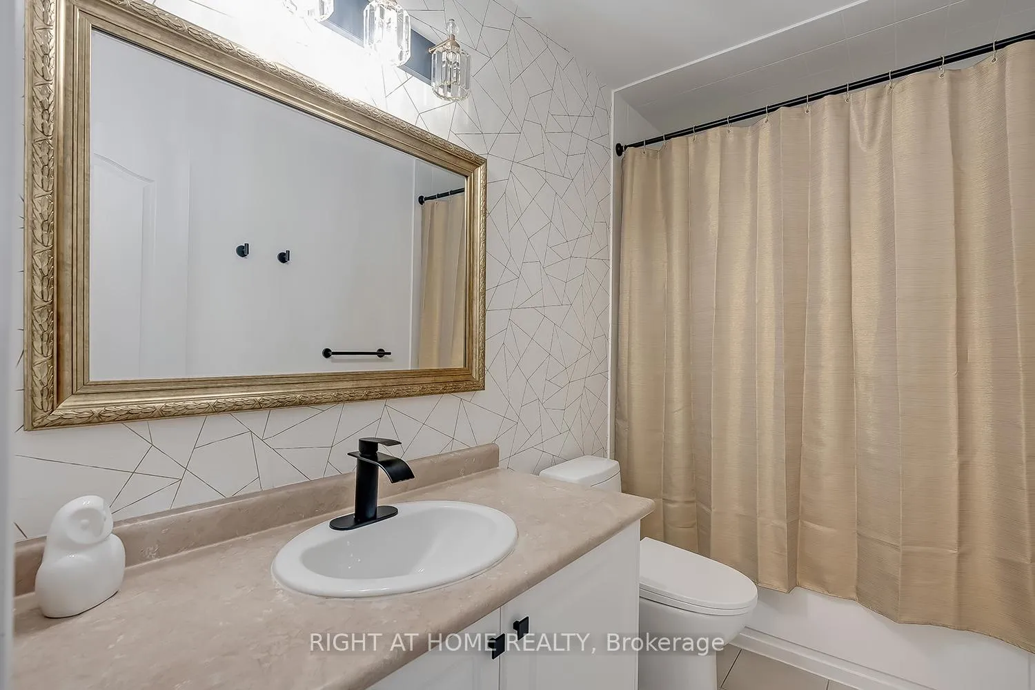 Photo 15 of 2033 Trawden Way, Oakville, Bronte Creek — HOMEH