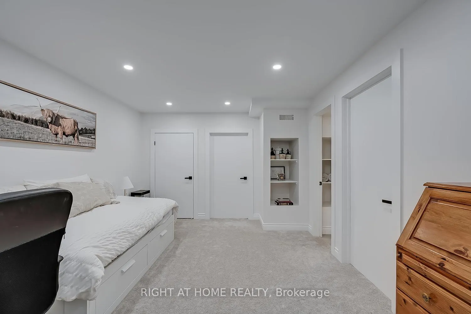 Photo 21 of 2033 Trawden Way, Oakville, Bronte Creek — HOMEH