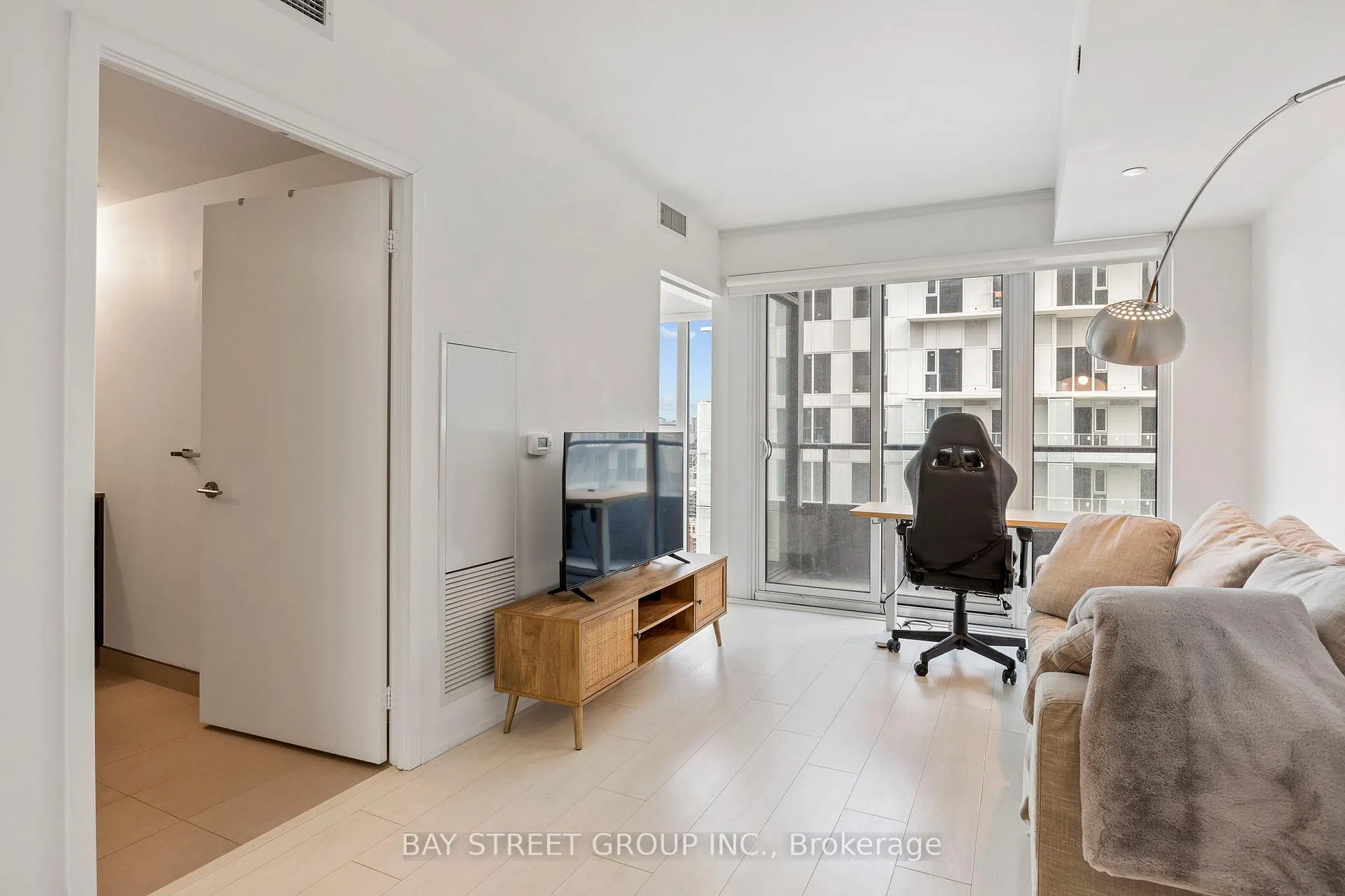 Photo 13 of Unit 3301, 19 Western Battery Road, Toronto, Niagara — HOMEH