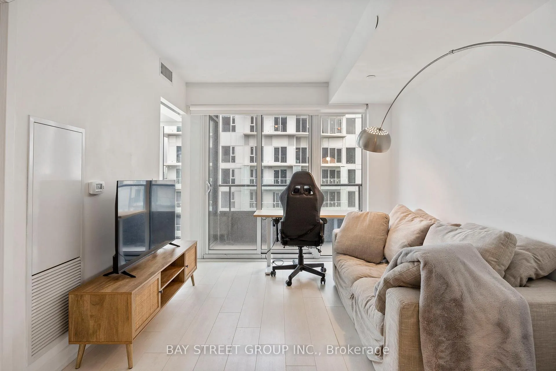 Photo 14 of Unit 3301, 19 Western Battery Road, Toronto, Niagara — HOMEH