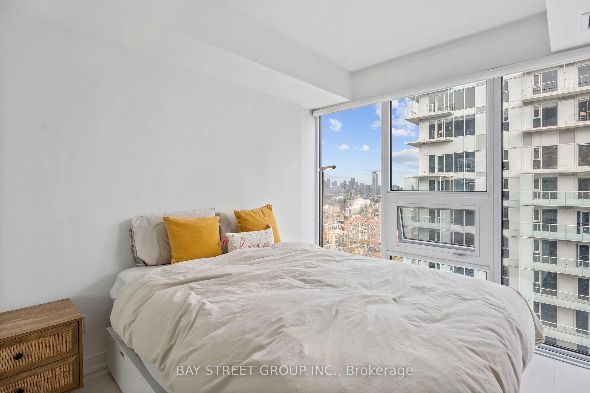 Photo 18 of Unit 3301, 19 Western Battery Road, Toronto, Niagara — HOMEH
