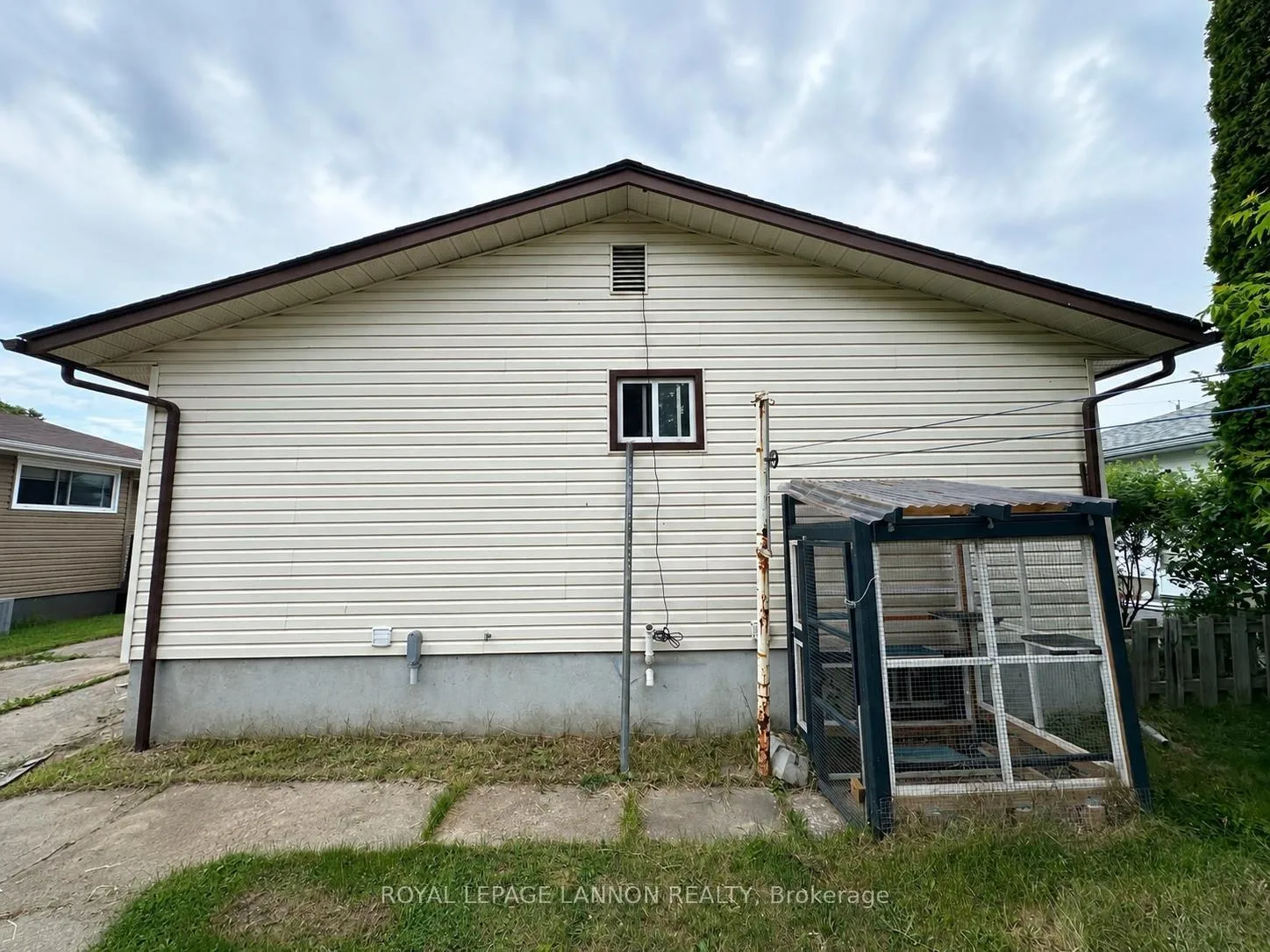 Photo 18 of 251 Strand Ave, Thunder Bay, John Street North — HOMEH