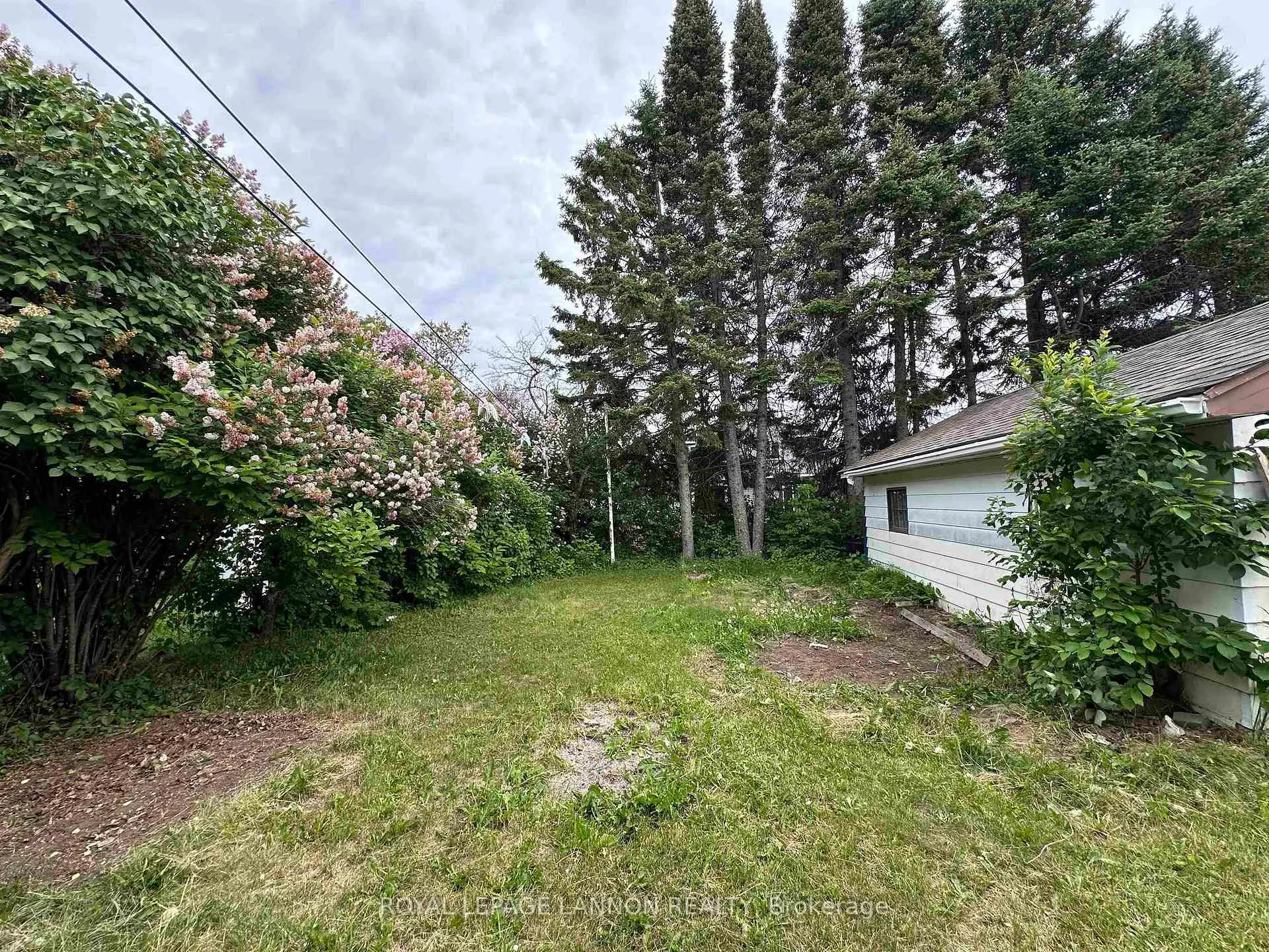 Photo 19 of 251 Strand Ave, Thunder Bay, John Street North — HOMEH