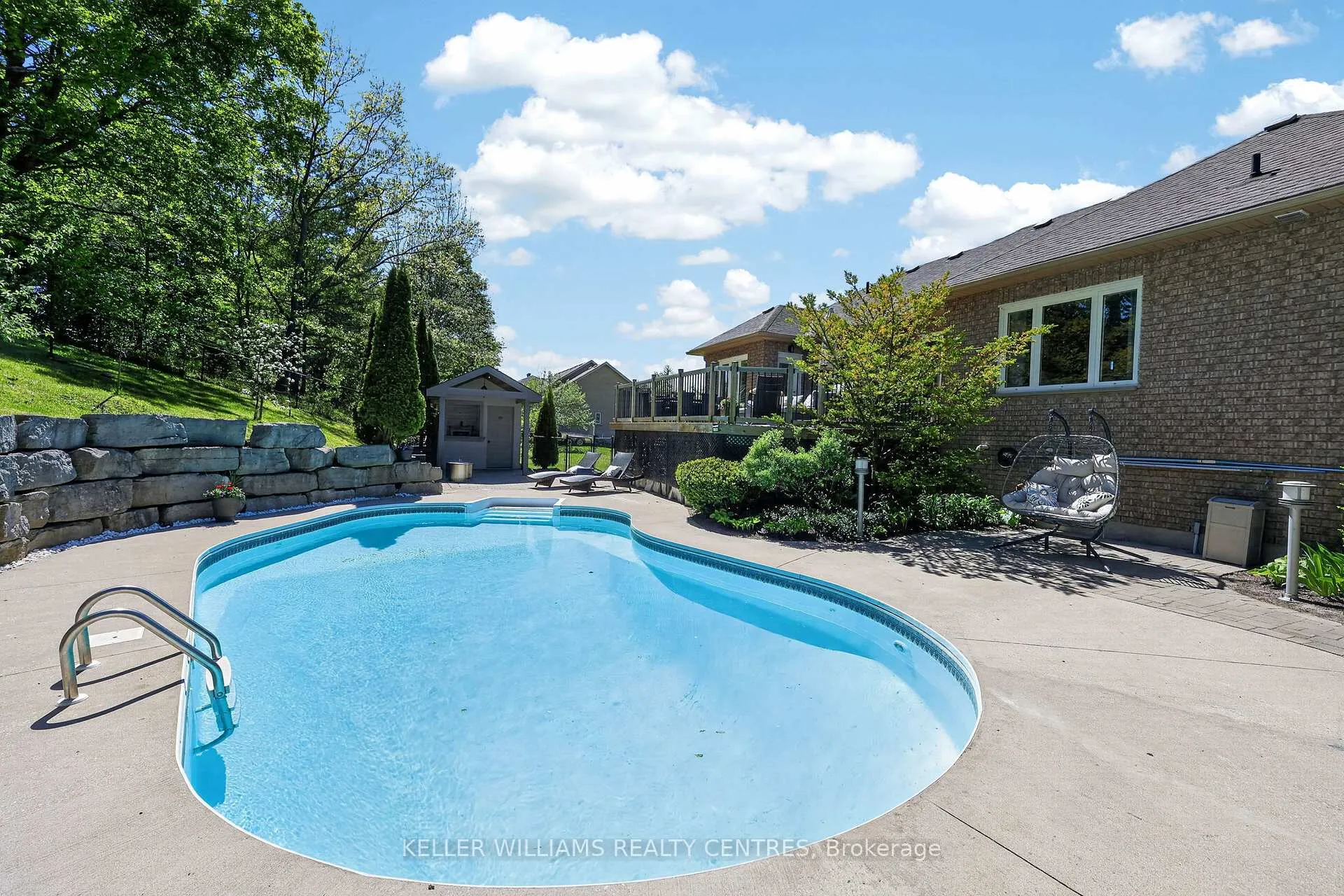 Photo 28 of 50 Glenhuron Drive, Springwater, Midhurst — HOMEH